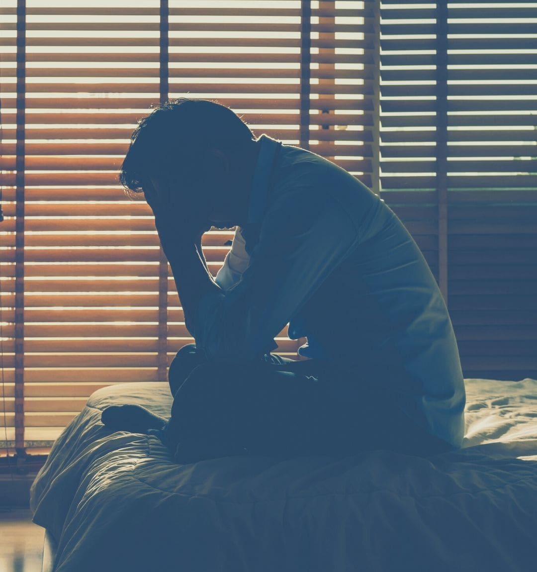 what to say to an emotionally unavailable man | signs an emotionally unavailable man is in love with you | signs an emotionally unavailable man likes you